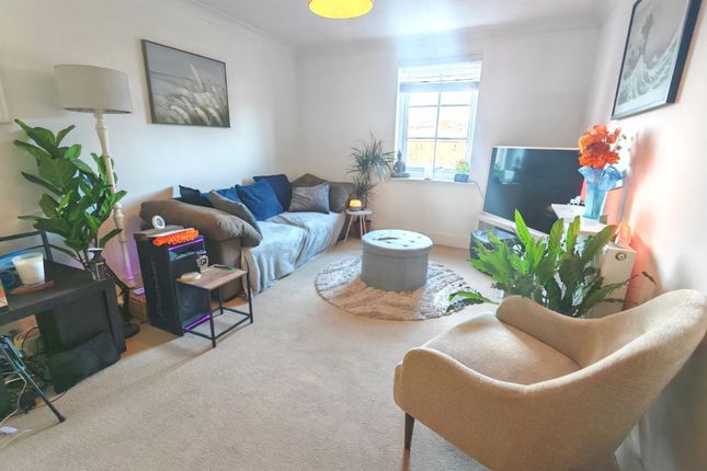Apt 17, Beaumont Court, Warrington photo 2