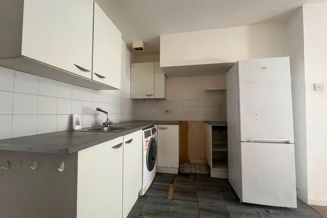 7, Elizabeth Court, Spring Gardens Road, High Wycombe photo 3