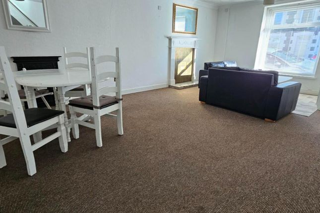 Room 1, 44, King Street, Pontypridd photo 4