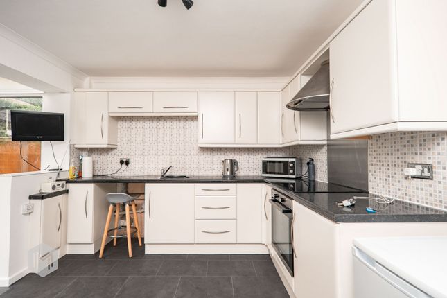 14 Ascot Meadow, Bury photo 2