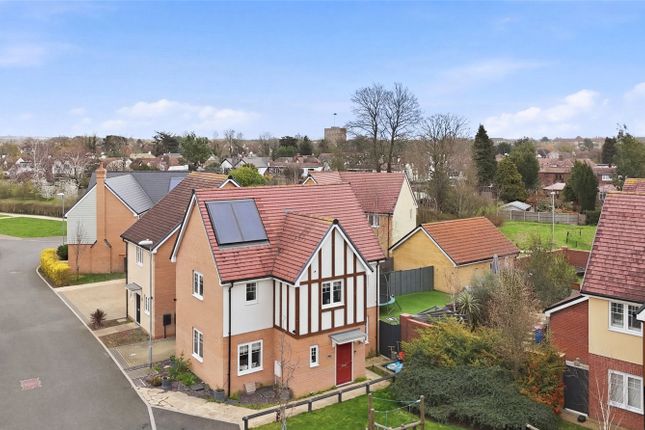 6, Anne Close, Essex photo 3