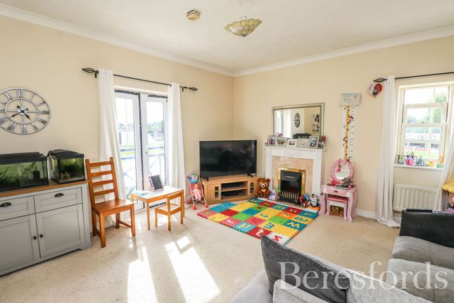 47, County Place, Essex photo 2