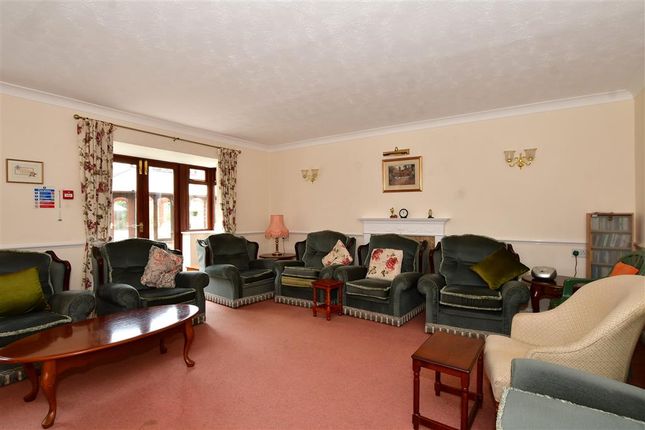 Flat for sale in Whytecliffe Road South, Purley, Surrey