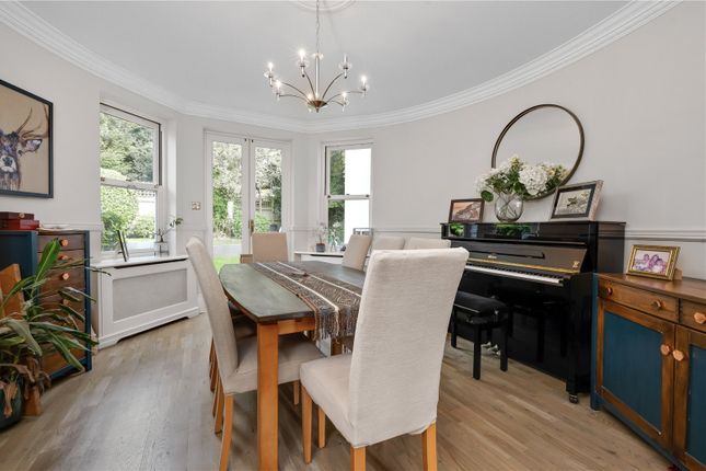 Ruscombe House, 2, Heatherset Close, Esher photo 4