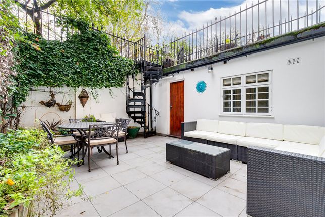 Thumbnail Flat to rent in Courtfield Road, South Kensington
