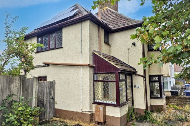 2-bed semi-detached on The Circle, Tilbury, £200,000