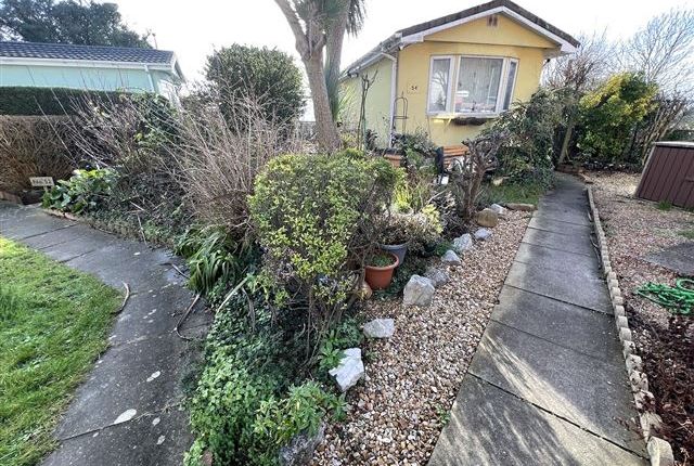 54, Cliffdale Gardens, Portsmouth photo 2