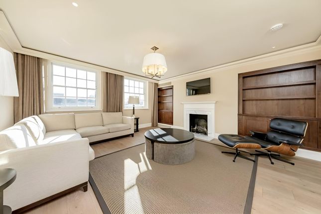 Flat to rent in Curzon Street, Mayfair, London