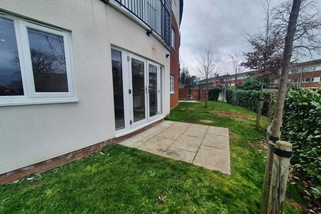 Flat to rent in Robins Gate, Bracknell, Berkshire