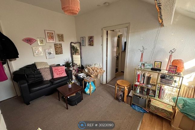 Flat, Spen Road, Leeds photo 5