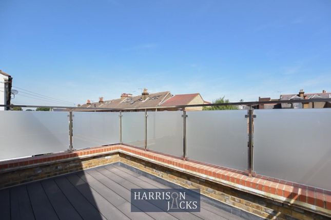 1c Holly Road, Hampton photo 5