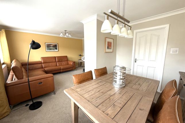11, Elm Close, Stafford photo 3