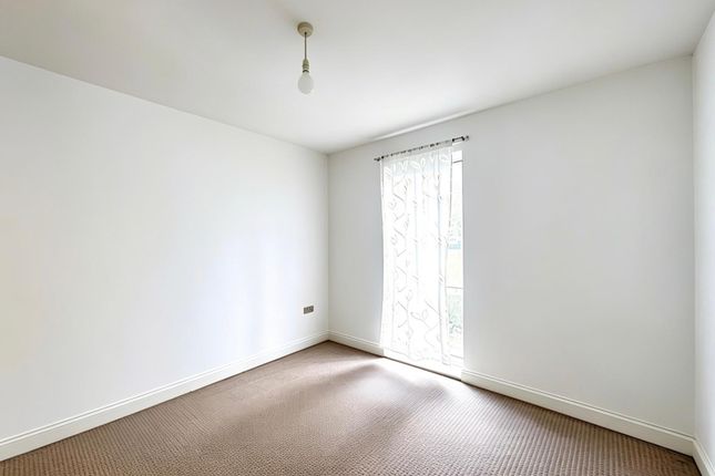 8, Tristan Court, Wembley photo 4