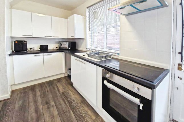 106, Harriet Street, Manchester photo 4