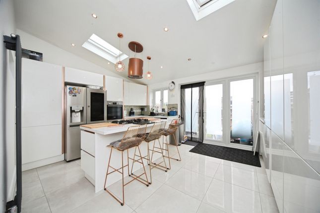 8, The Croft, Luton photo 4