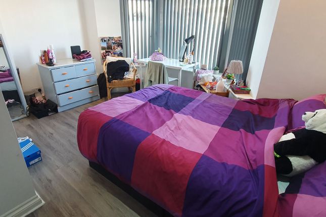 72b Richards Street, Cardiff photo 3