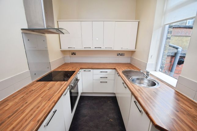 37, Whitlam Street, Bradford photo 4