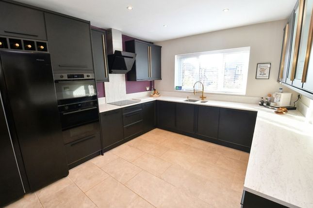 10 Victoria Road, Salford photo 3