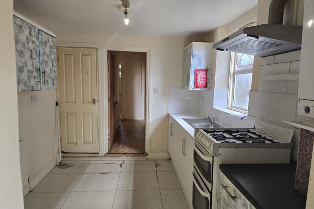 Terraced house to rent in Belgrave Road, London