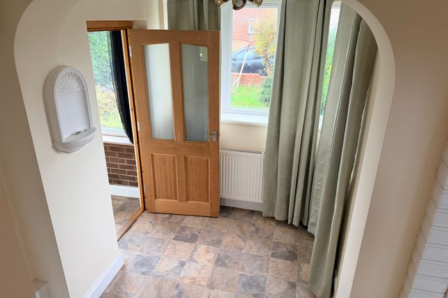 18, Notley Road, Lowestoft photo 2