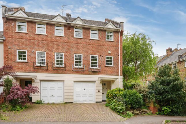 Property to rent in Lancaster Drive, Camberley
