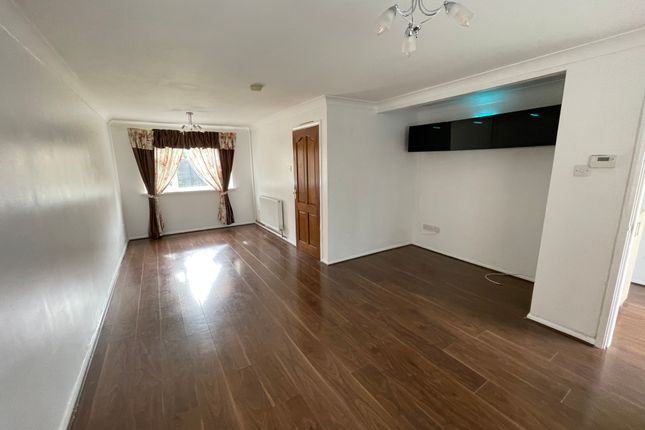 27, Maplewell Drive, Leicester photo 4