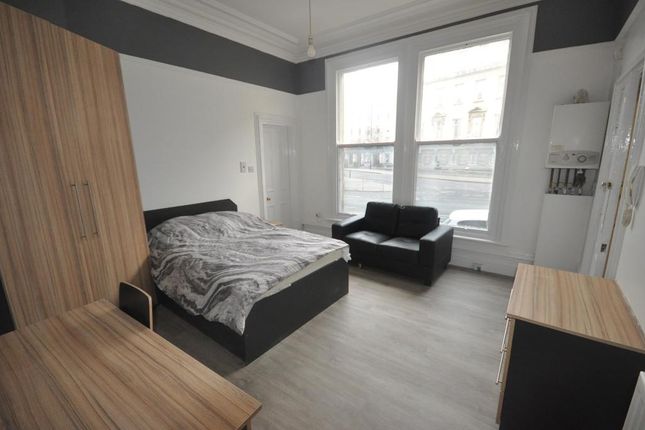 Blenheim Terrace, Leeds photo 2