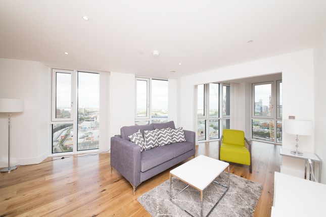 Thumbnail Flat to rent in City West Tower, 6 High Street, Stratford, London