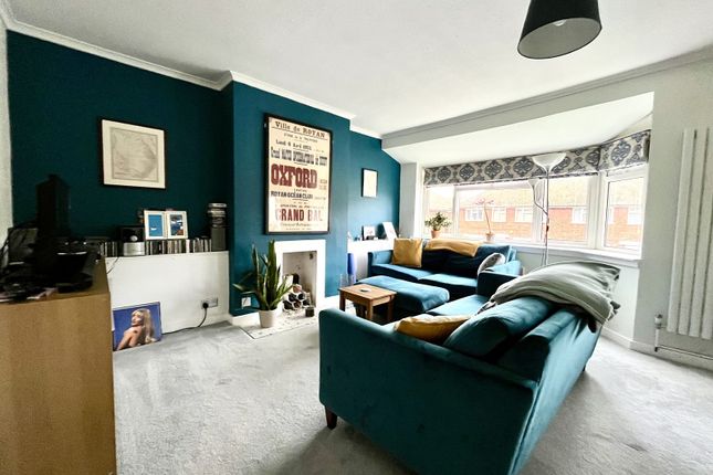 44, Bransby Road, Chessington photo 2