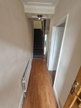 117, Skeltons Lane, Leyton photo 2