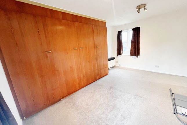 9, Tugby Place, Chelmsford, Essex photo 4