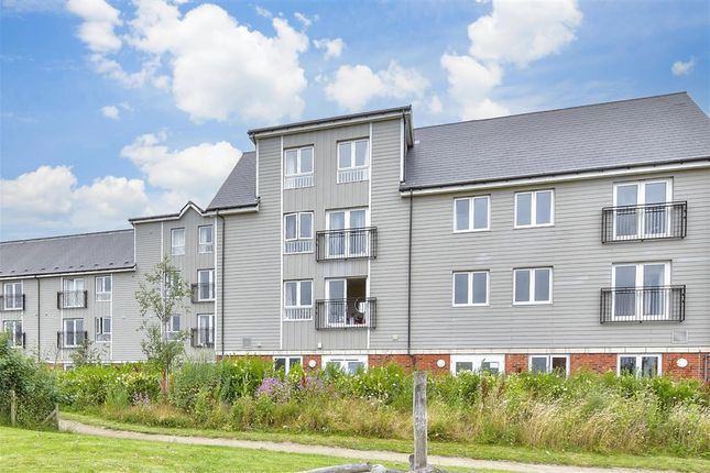 2-bed flat on Pilots View, Chatham, £175,000