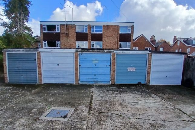 Alexandra Road, Farnborough photo 2