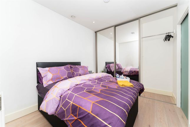 Flat to rent in Mondial Way, Harlington, Hayes