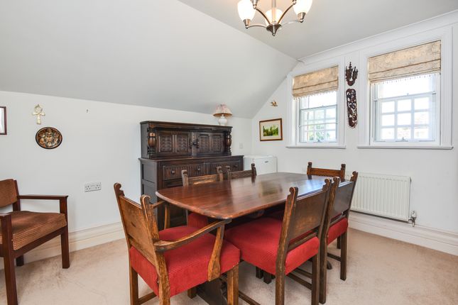 6, Charter Place, Witney photo 4