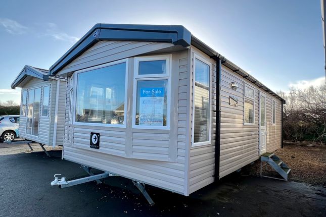 Thumbnail Lodge for sale in Warners Lane, Selsey