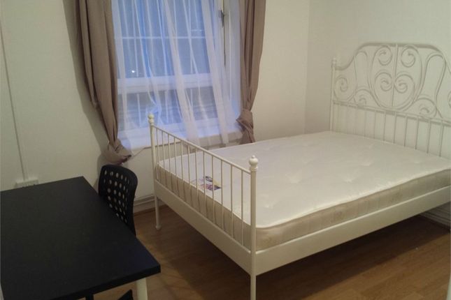 Thumbnail Room to rent in Hale Street, Poplar / Docklands, London