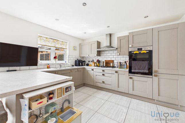 7, Meadow Drive, Inskip photo 2