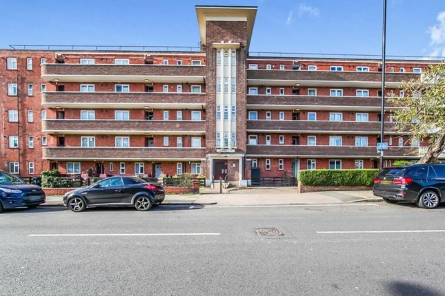 Flat for sale in Perystreete, Perry Vale, London