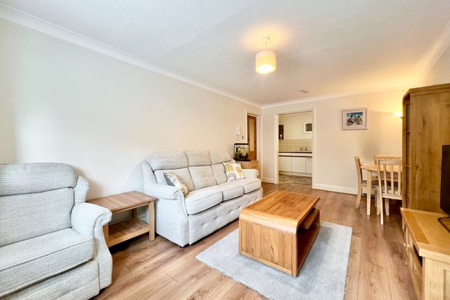 Flat for sale in Saddlers Mews, Markyate, St. Albans