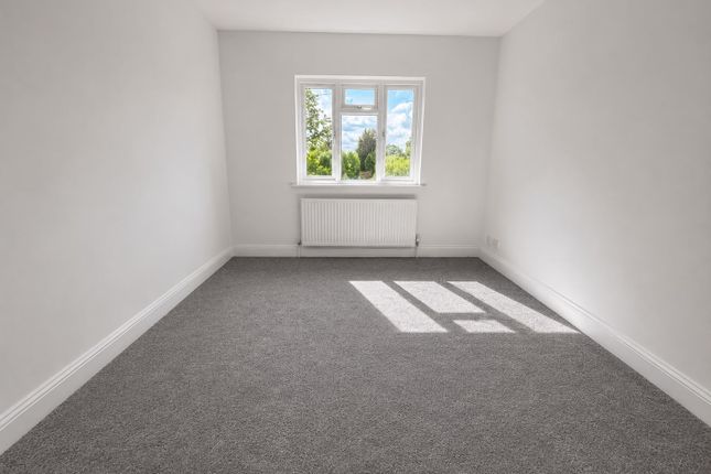 62a, Joel Street, Northwood photo 3