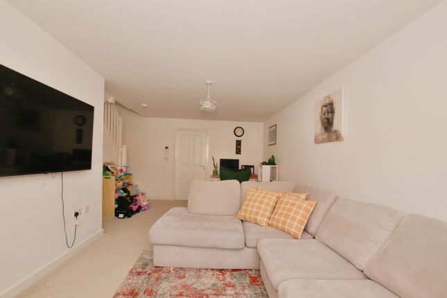 19, Cockerel Place, Ashford photo 3