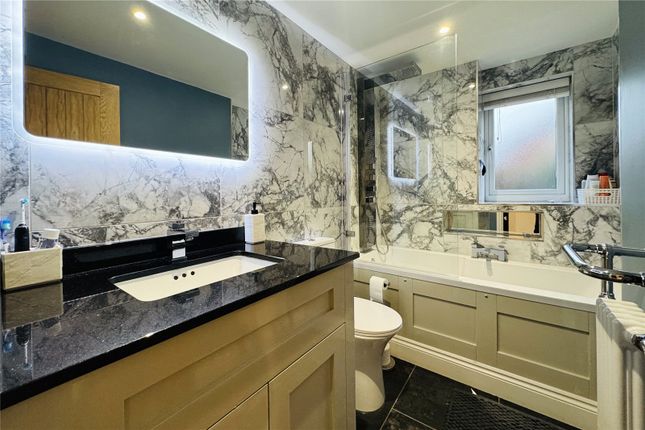 20, Horsebrass Drive, Surrey photo 2