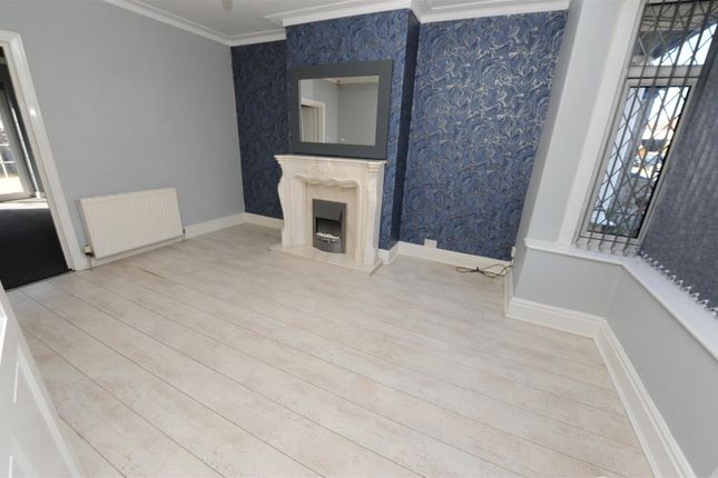 13, Ridgeway, Shipley photo 4