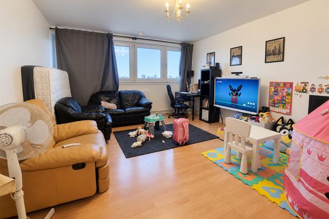 Flat 44, Aubrey Moore Point, Abbey Lane, London photo 2