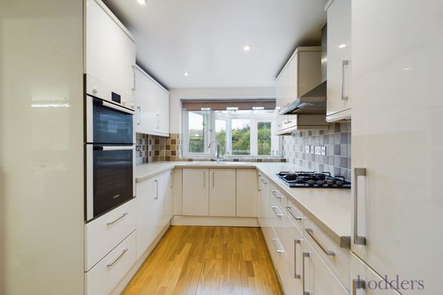 15, Fletcher Road, Ottershaw photo 3