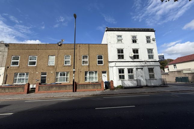 3-bed terraced on 80, Sumner Road, Croydon, £220,000
