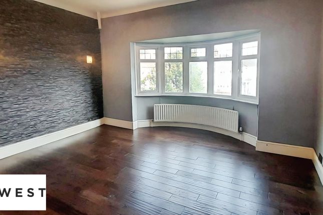 1, Wyngate Drive, Leicester photo 4