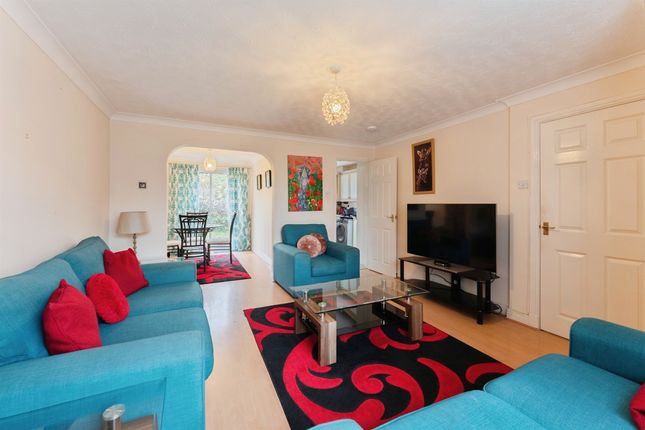 15, Eliot Close, Wirral photo 2