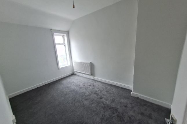 58, Princes Crescent, DONCASTER photo 2
